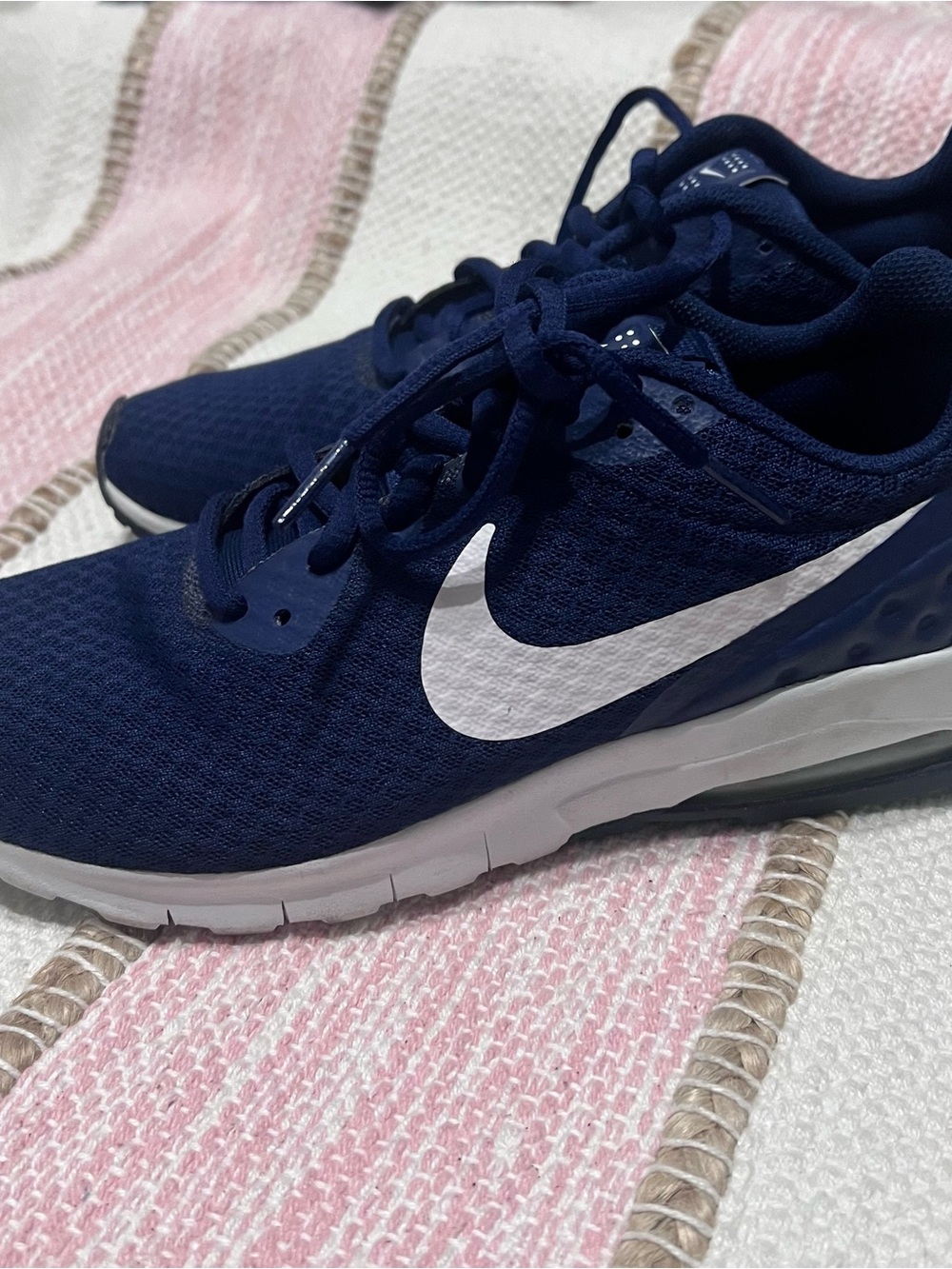Nike Air Max Motion Women’s Size 8 Navy Blue Running Sneakers